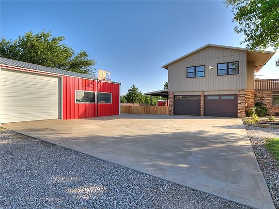 4th image of 15613 Sharon Ln