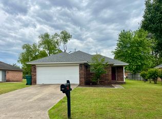 835 Crosspoint Rd, Conway, AR 72034