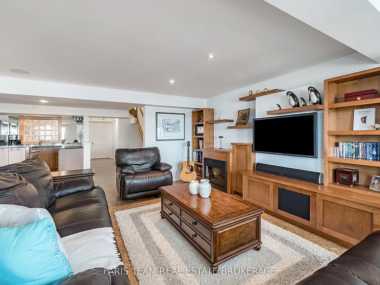 155 William St #12 — Photo 27