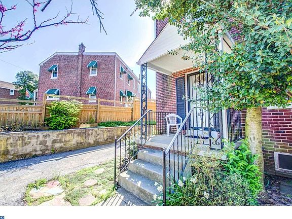 3rd image of 1100 Coyne Pl