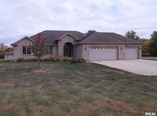 6755 Mansion Rd, Chatham, IL 62629