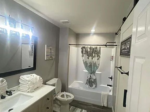 2nd image of 1266 River Oaks Dr Unit 12-F