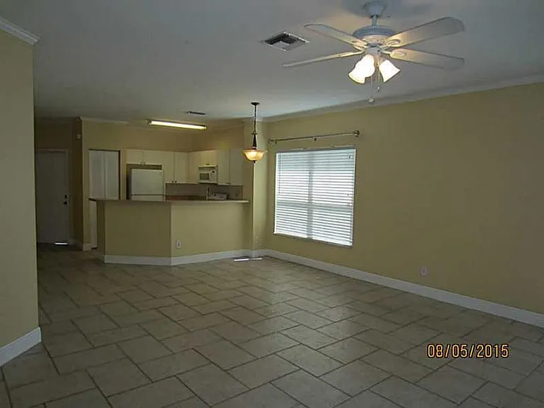 12200 SW 6th St — Photo 5