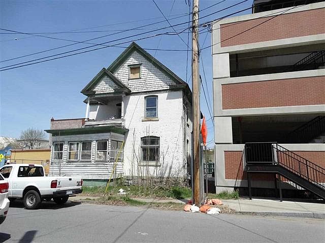 2nd image of 17 School St
