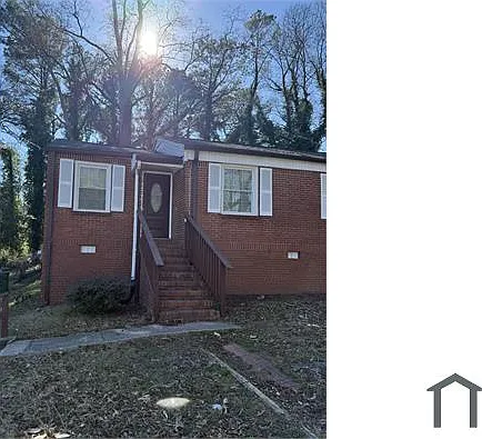 3 bed, 1000 sqft, $1,550 — Photo 1