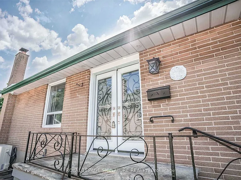 14 Milford Haven Dr #MAIN — Photo 1