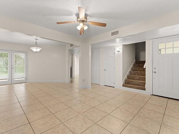 4th image of 2330 Lake St