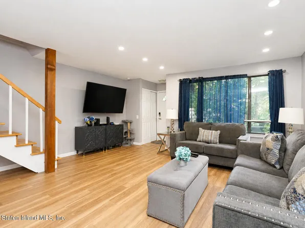 60 Stone Ln