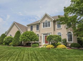 2412 Foxboro Ln, Naperville, IL 60564