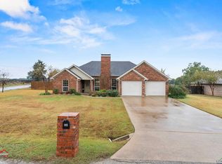 105 Golden Eagle Rd, Henderson, TX 75654