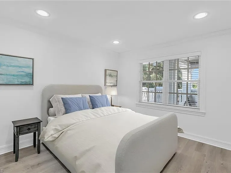 271 Broad Ave S #203 — Photo 9