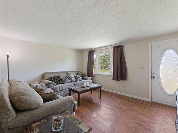 3rd image of 3111 Valleywood Dr