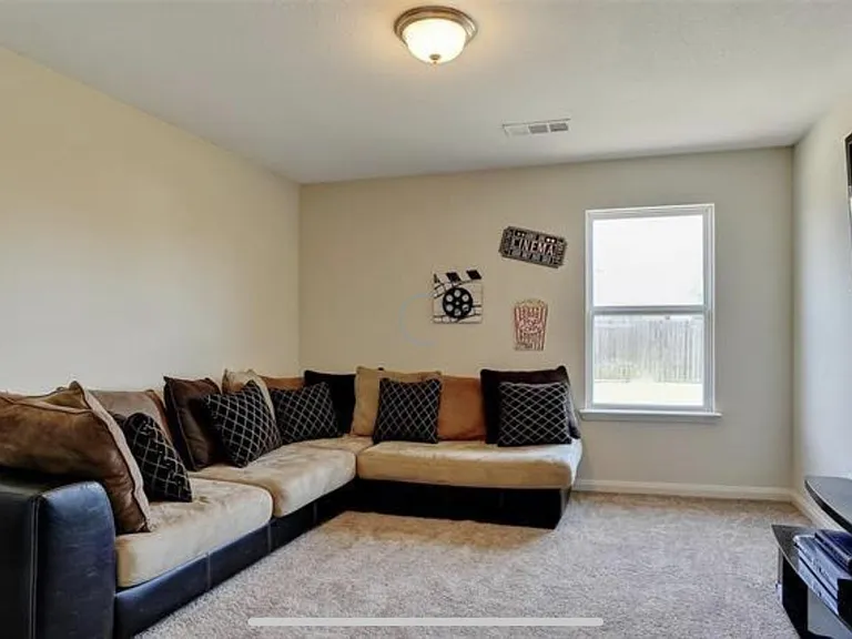 2122 Sable Wood Dr — Photo 11