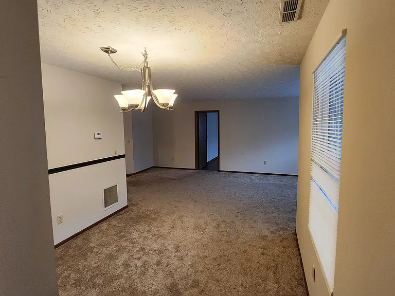 1154 Witt Rd — Photo 7