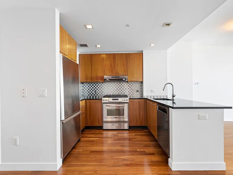 25 Hudson St #805 — Photo 6