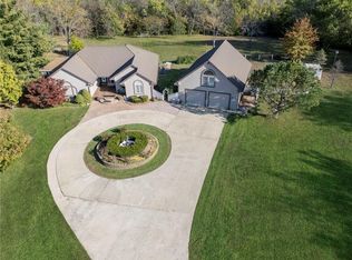 9401 S Buckner Tarsney Rd, Oak Grove, MO 64075
