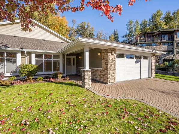 44 Anderton Ave #112, Courtenay, BC V9N 2G8