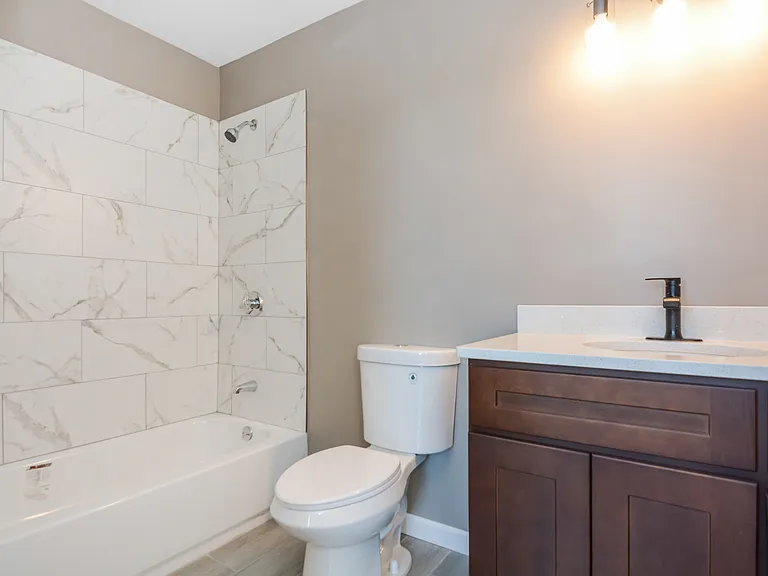 155 Crescent St #5 — Photo 6