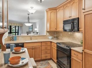 7609 Edinborough Way, Edina, MN 55435