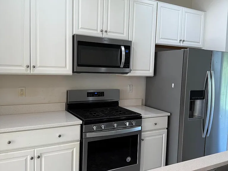 130 Metcalf Ter — Photo 10