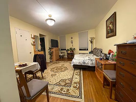 3rd image of 50 Shore Blvd APT 2A