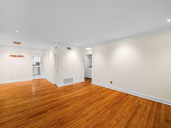 5th image of 3510 Roswell Rd NW APT M4