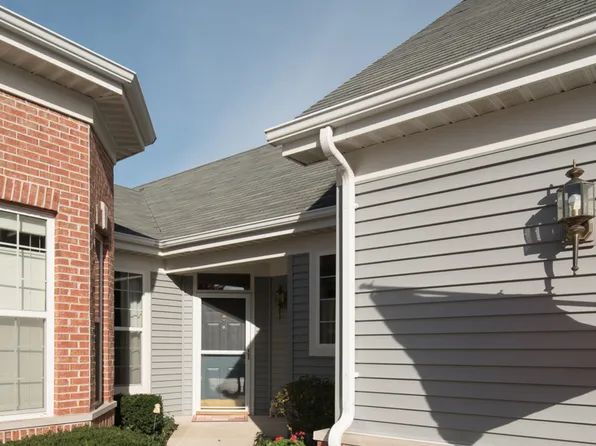 21406 Mays Lake Dr, Crest Hill, IL 60403