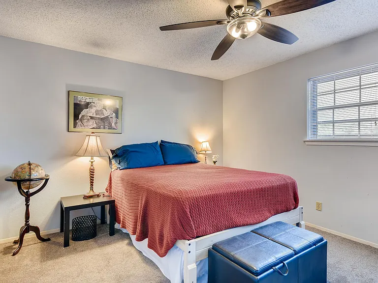 3315 Western Dr — Photo 2