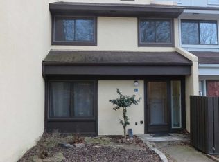 2291 White Cornus Ln, Reston, VA 20191