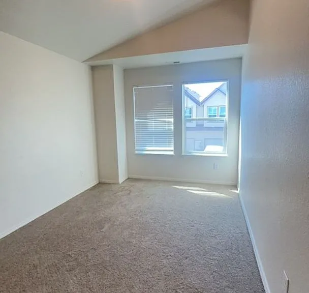 2002 SW Canyon Dr #20 — Photo 14
