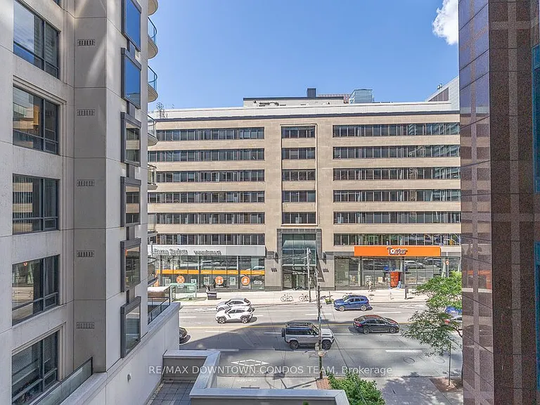 801 Bay St #611 — Photo 27
