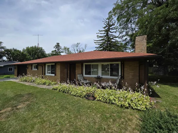 3108 E Winwood Dr, Muncie, IN 47303