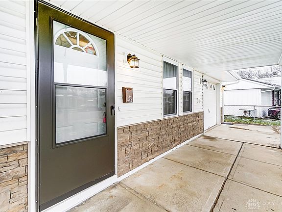 4th image of 952 Narcissus Dr