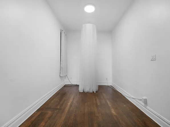 82 Christopher Street image 9 of 11