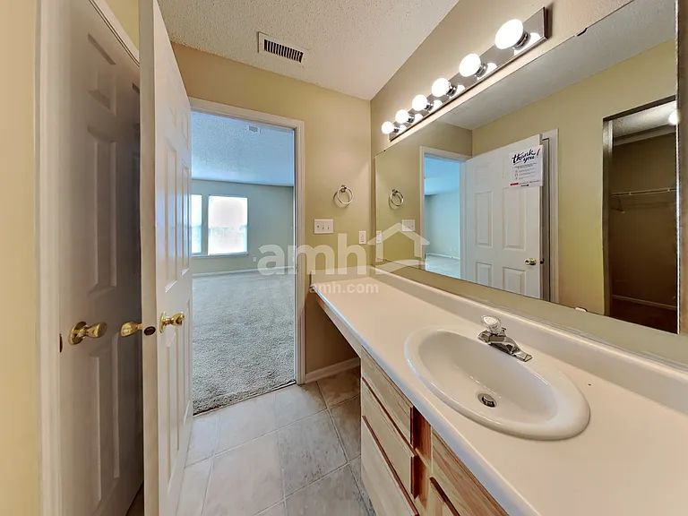 6804 Woodland Heights Dr — Photo 13