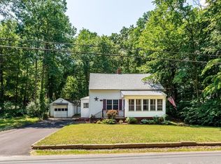 38 Church St, Thompson, CT 06277