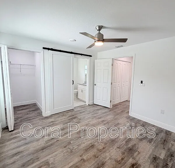 401 E Pearl St — Photo 10