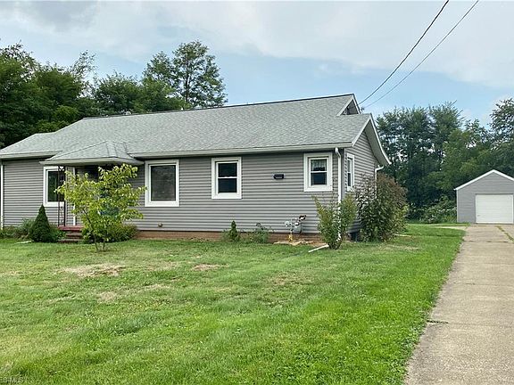 2nd image of 585 Giffen Dr
