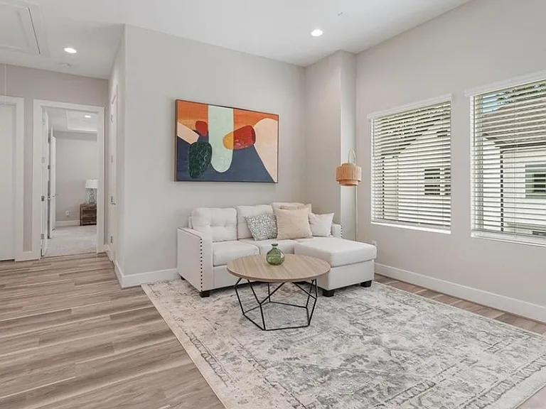 2623 Huntington Creek Ln — Photo 5