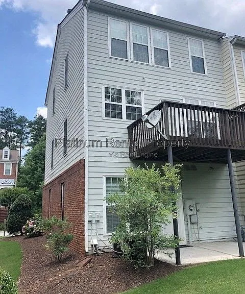 221 Balaban Cir — Photo 4