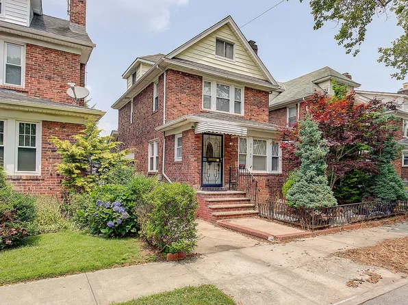 20107 36th Ave, Bayside, NY 11361