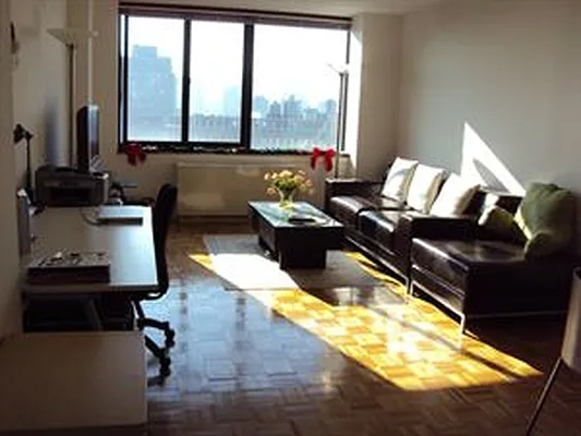 Rented by Douglas Elliman | media 27