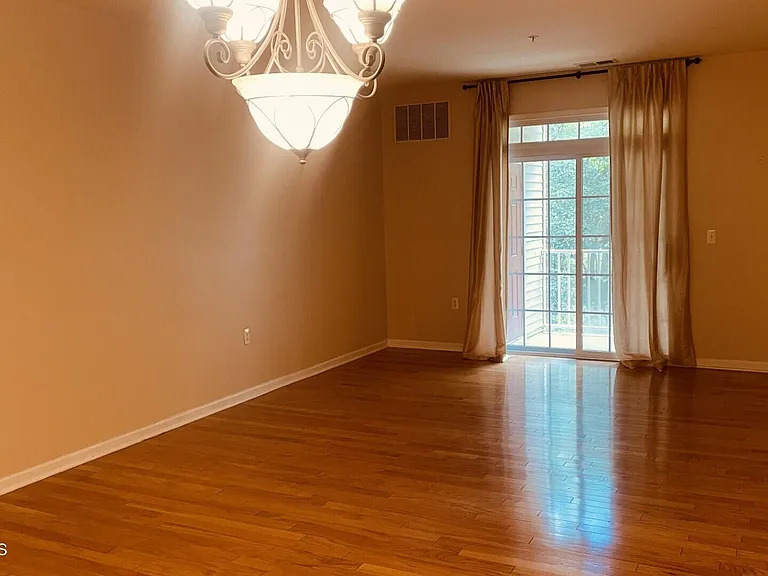 523 Sophee Ln #1000 — Photo 7