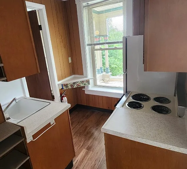 251 E Racine St — Photo 10