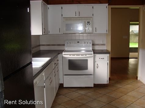 3rd image of 705 Rollingwood Ln