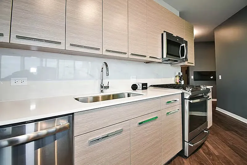 2 bed, 1060 sqft, $4,415 — Photo 4
