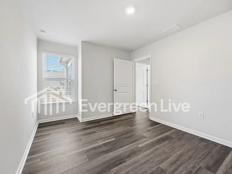 2276 Courtina Way — Photo 8