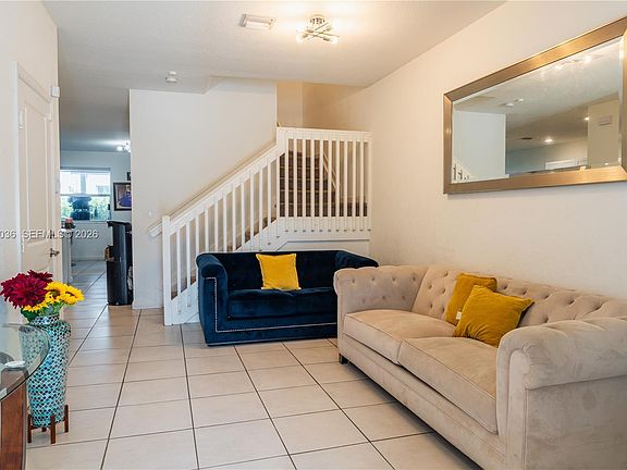 5th image of 2641 SE 12th St