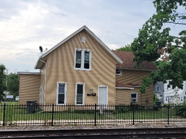 224 S 9th St #B, Goshen, IN 46528