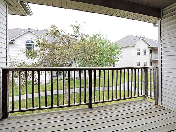 4th image of 30 Green Meadow Ct Unit 7